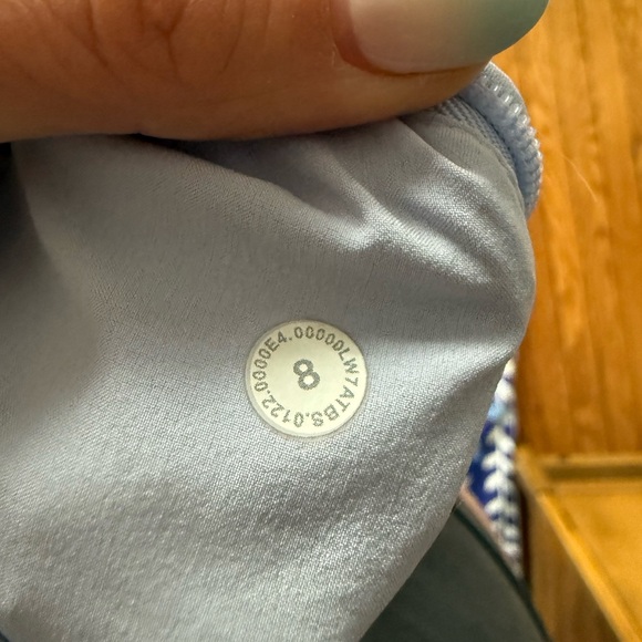 lululemon Track That High Rise Short - Size 8 - Picture 3 of 3